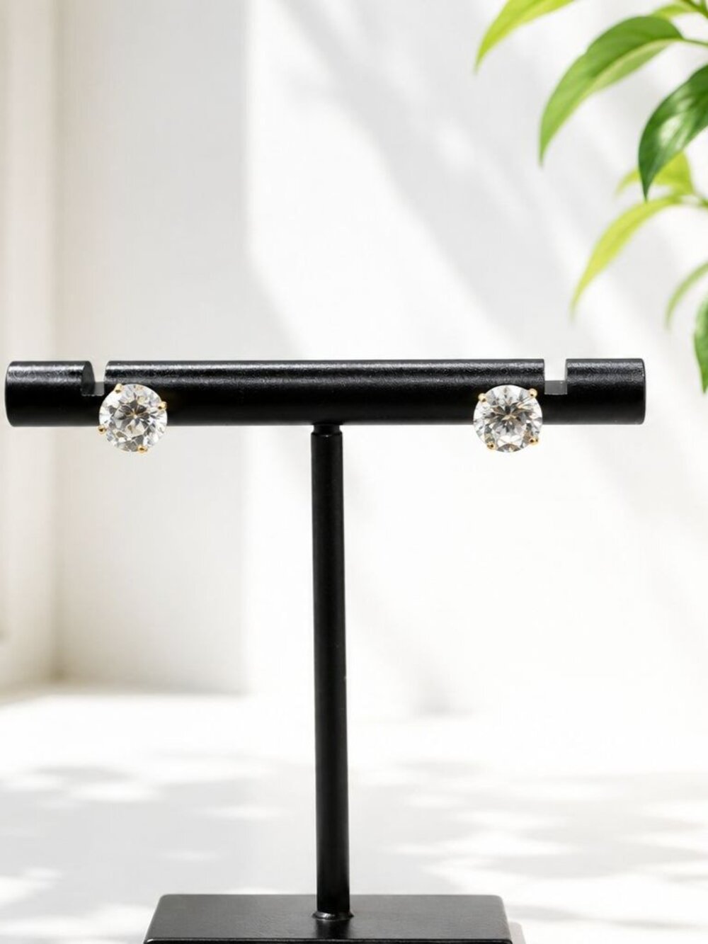 Elegant Vintage Gold & Crystal Stud Earrings Timeless Round Design Secure Backin